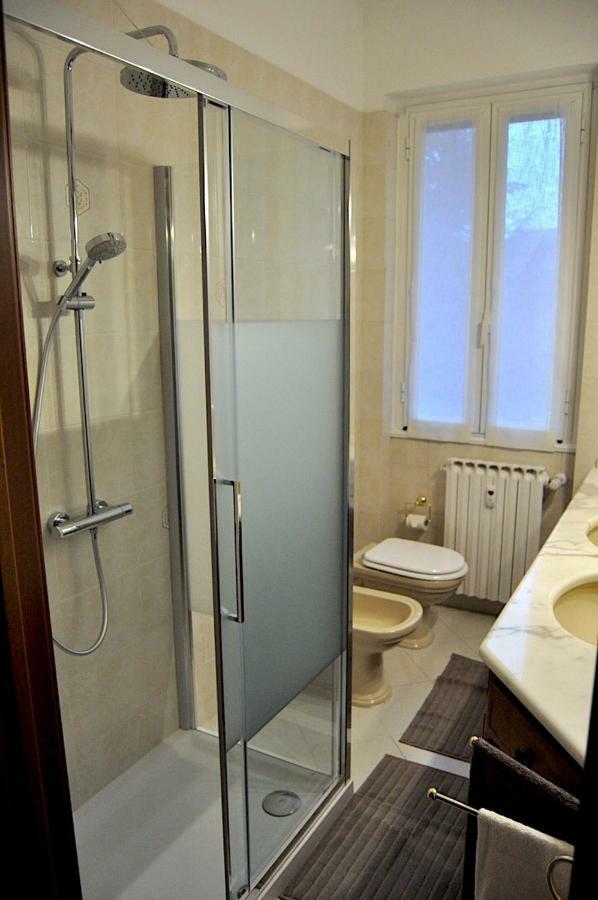 La Casa di Sarita Apartment Pavia Bagian luar foto