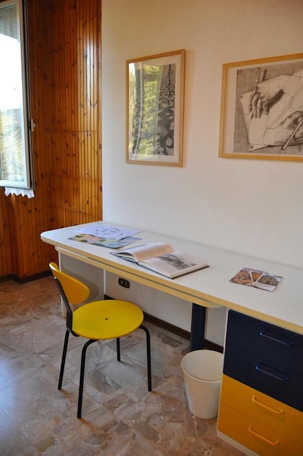 La Casa di Sarita Apartment Pavia Bagian luar foto