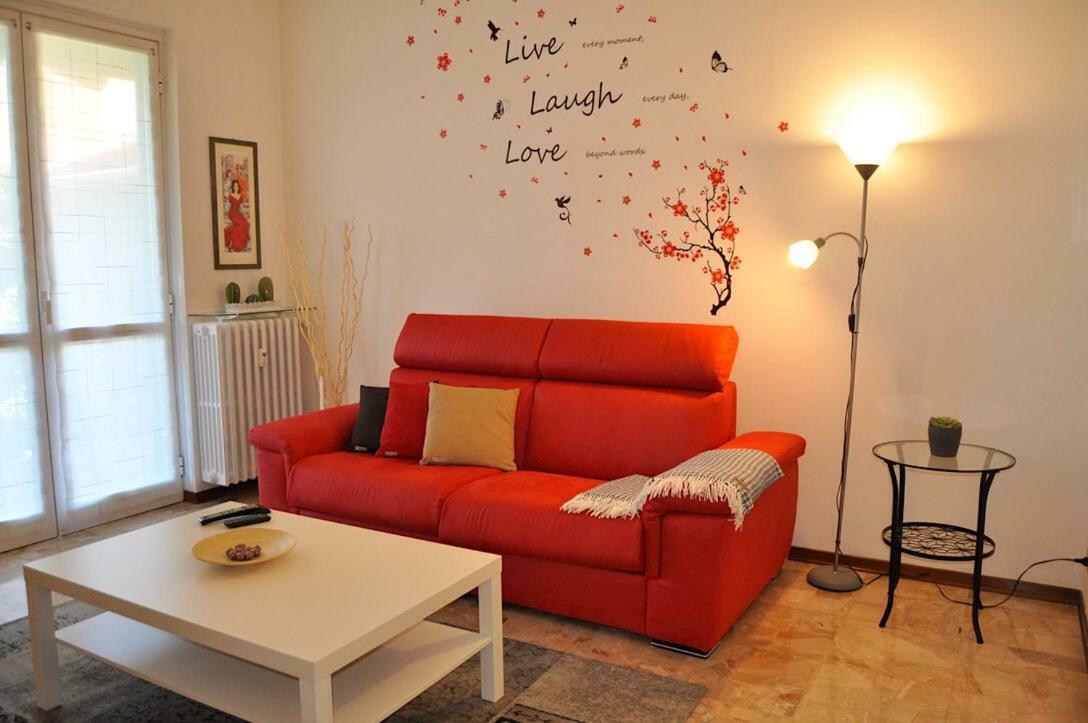 La Casa di Sarita Apartment Pavia Bagian luar foto
