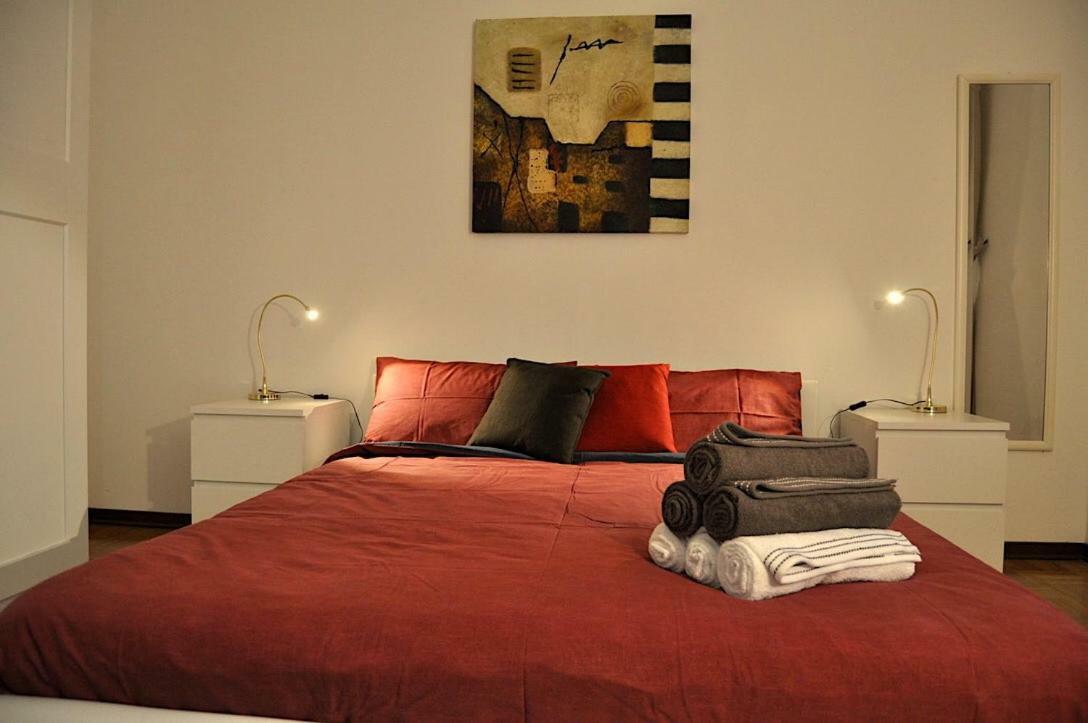 La Casa di Sarita Apartment Pavia Bagian luar foto