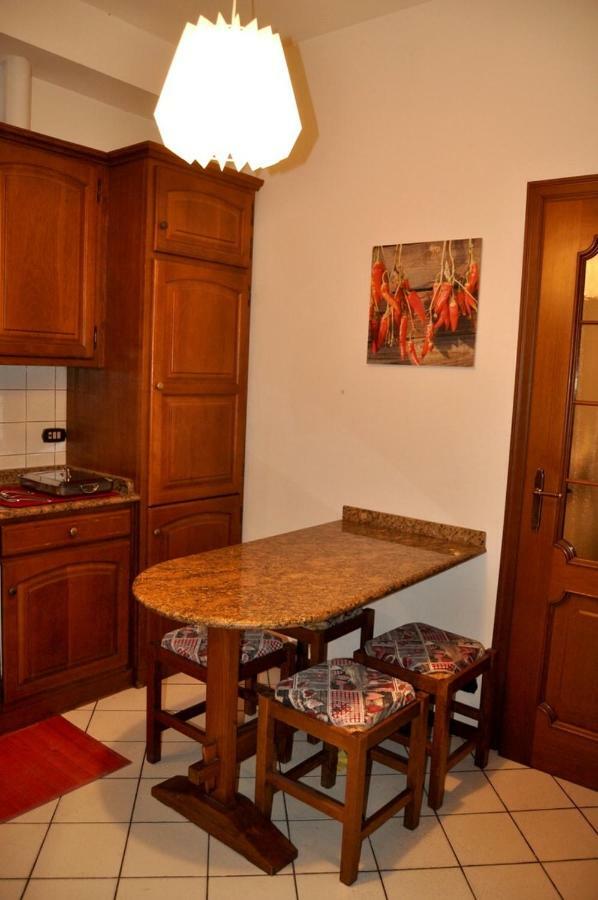 La Casa di Sarita Apartment Pavia Bagian luar foto